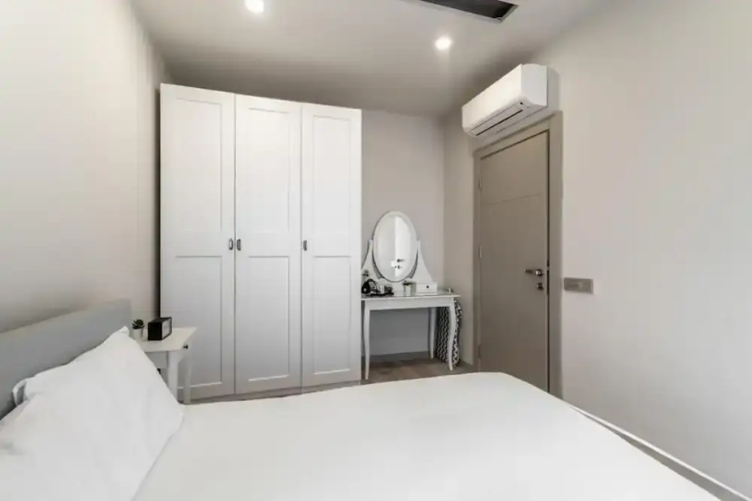 Central Studio w Balcony 10 min to Lara Beach — отель в Анталье, Турция