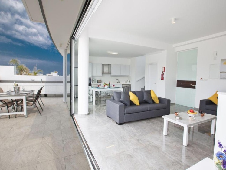 Villa Olive Bronze Luxurious 2BDR with Pool Close to Protaras Strip and Beach — комфортный отель в Протарас