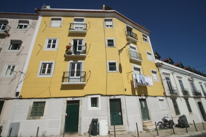 ALTIDO Attractive 1BR Apt w/terrace &river view, nearby Santa Apolonia train station — отель с удобным расположением в Лиссабоне