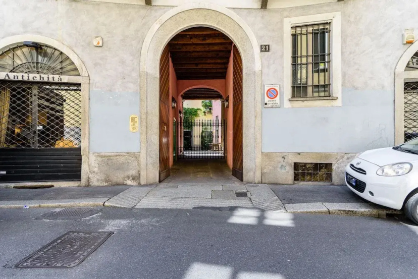 JOIVY Old Town Milano — отель с удобствами в Милане