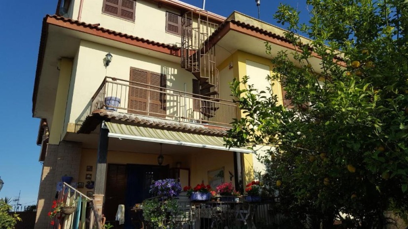villa spina — комфортный отель в Неаполе