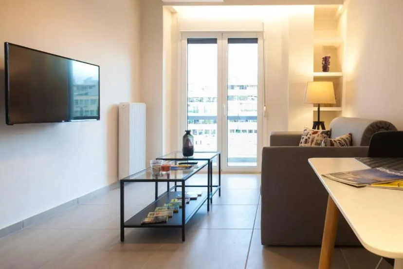 Цены на TONI'S Local choice apartment NEXT to Metro в Афины