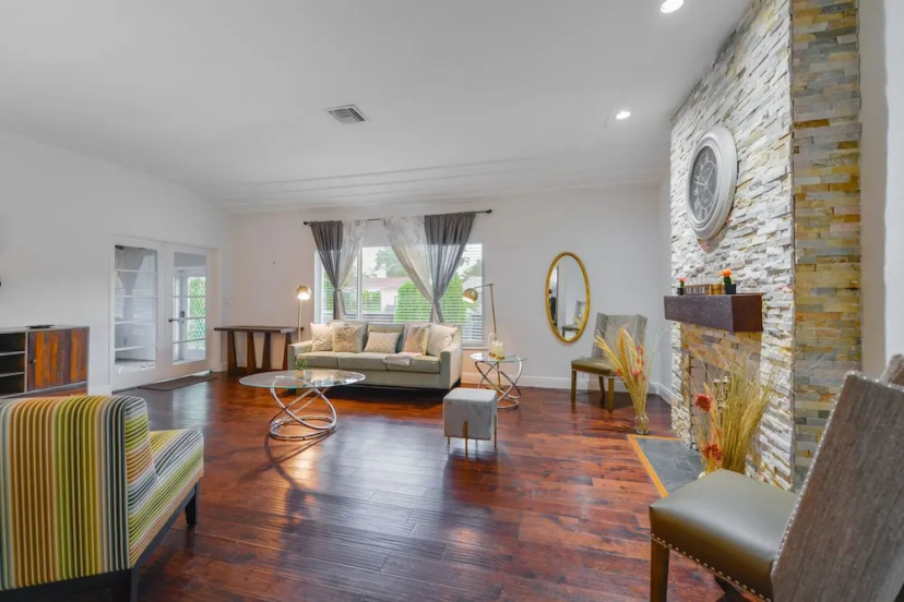 Peaceful Comfort: Comfortable Miami Home — отель с удобным расположением в Майами