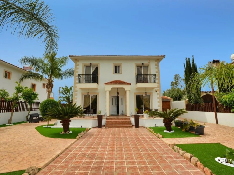 Villa Jessie AQ HA2 — отель с удобствами в Айя-Напа