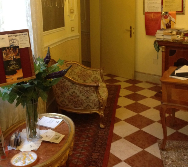 Casa Alla Fenice — забронировать отель в Венеции