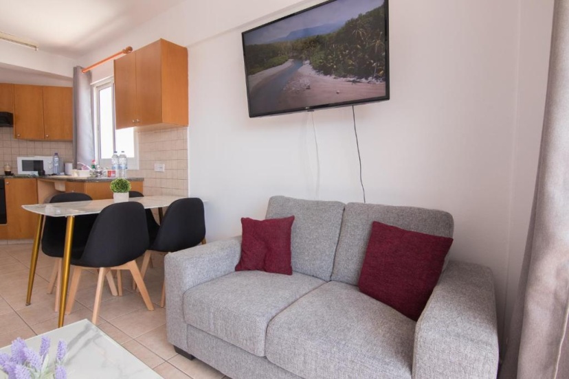 Amelia Two Bedroom Apartment - 202 — отель с удобным расположением в Пафос