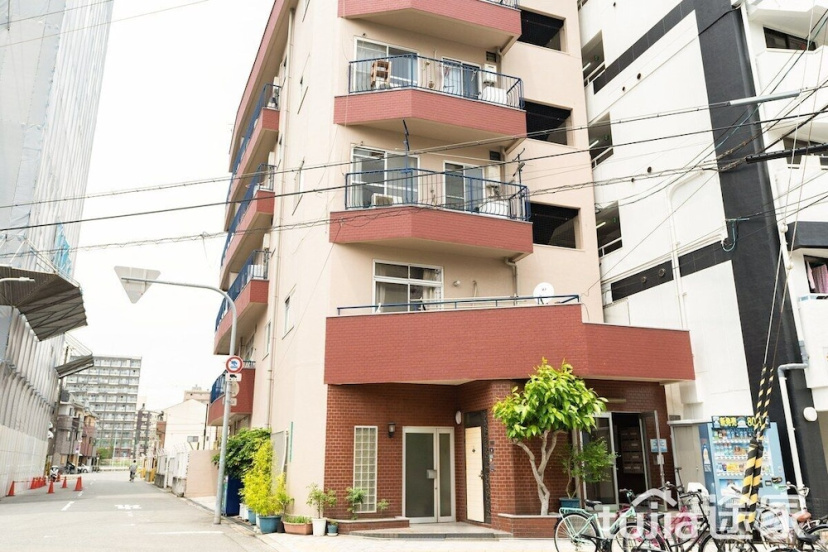 Namba Sunny and Comfortable Apartment — отель с удобствами в Осаке