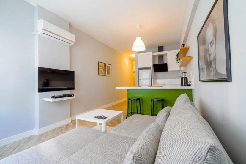 Central Flat near Beach in Muratpasa Antalya — забронировать отель в Анталье