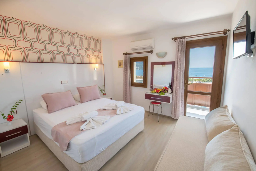 Hotel Pirat — отель с отзывами гостей в Калкан