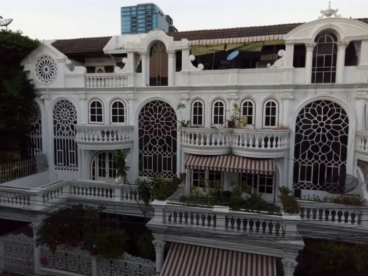 Цены на Ekkamai Happy Villa в Бангкоке