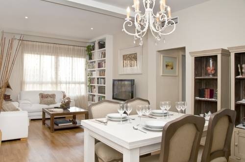 Apartamentos Alberti — забронировать отель в Валенсии