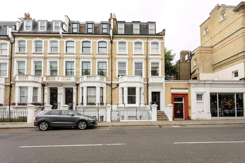 Quaint Fulham Retreat: Cozy 1-bedroom Pied-à-terre 2 — отель в Лондоне, Соединенное Королевство
