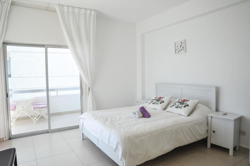 Gulf Palace Apartments — отель с удобствами в Лимассол