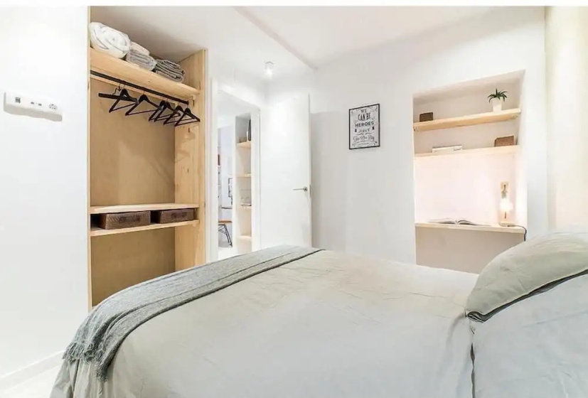 Apartamentos Madrid Rio 3 — отель в Мадриде, Испания