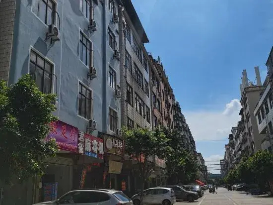 Guangzhou Longquan Business Apartment (Huadu Shiling Branch) — отель в Гуанчжоу, Китай