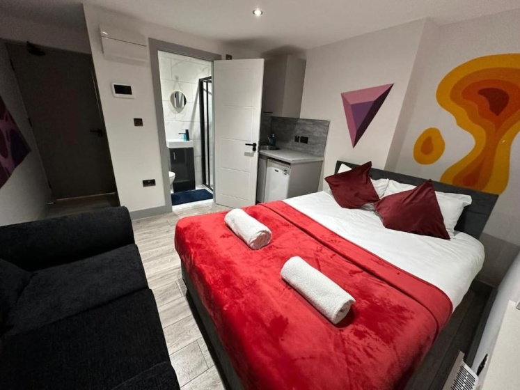 Stunning 1-bed Apartment in Lewisham Se14 — отель с удобным расположением в Лондоне