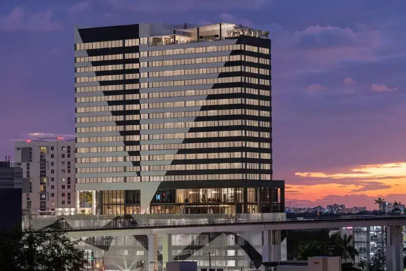 AC Hotel by Marriott Miami Brickell — отель с удобным расположением в Майами