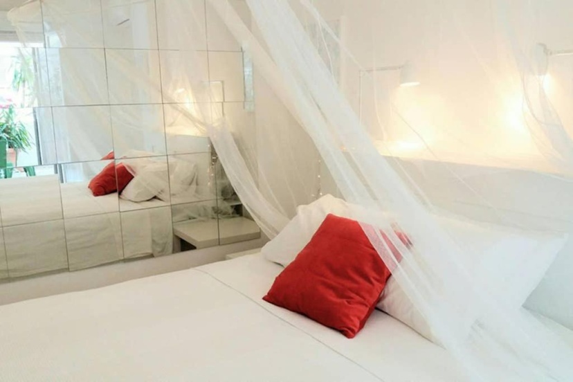 One Bedroom Apartment with Outdoor Space Next to Museum — забронировать отель в Афины