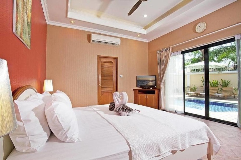 Tropical View Villa — отель с удобным расположением в Паттайе