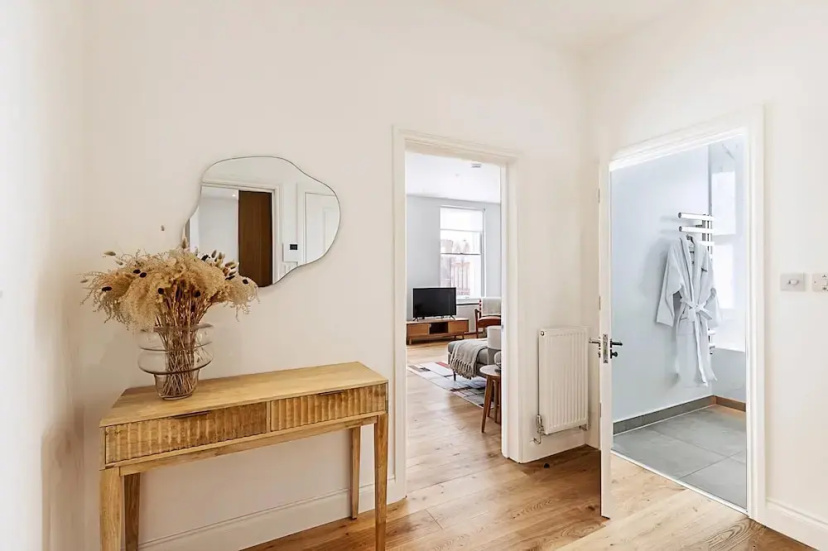 Stylish Chelsea Escape With Private Outdoor Oasis! — отзывы гостей и цены