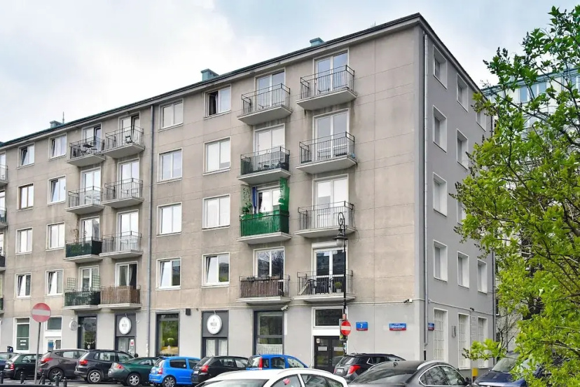 Apartment Plac Dabrowskiego 7 — комфортный отель в Варшаве