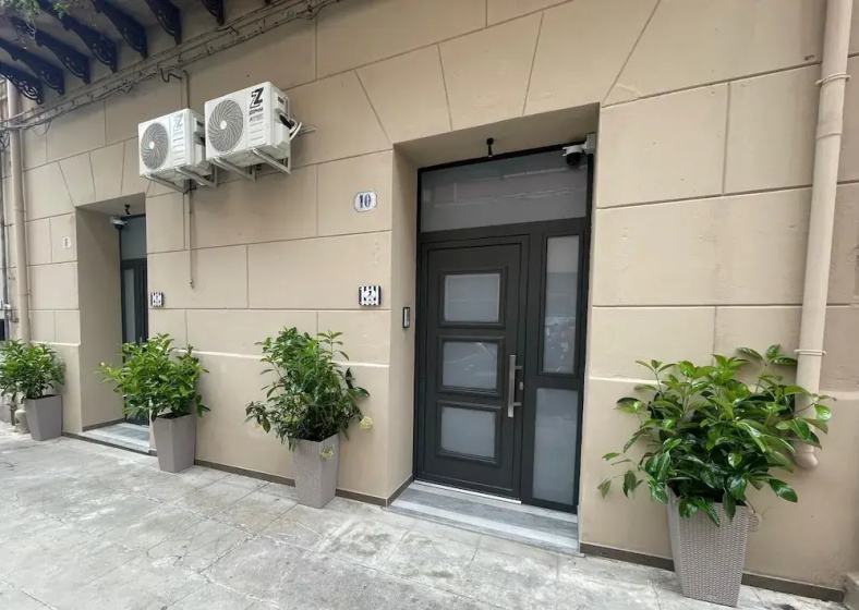 Casta Diva Fervore Apartments — отель в Палермо, Италия