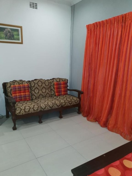 Lyronne Guest house, Shuttle and Tours — отель в Кейптауне, Южноафриканская Республика