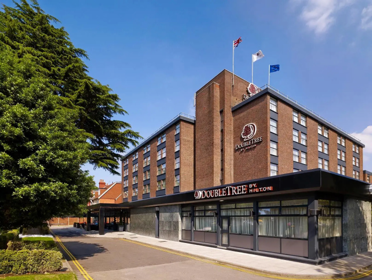 DoubleTree by Hilton London - Ealing Hotel — отель с удобным расположением в Лондоне