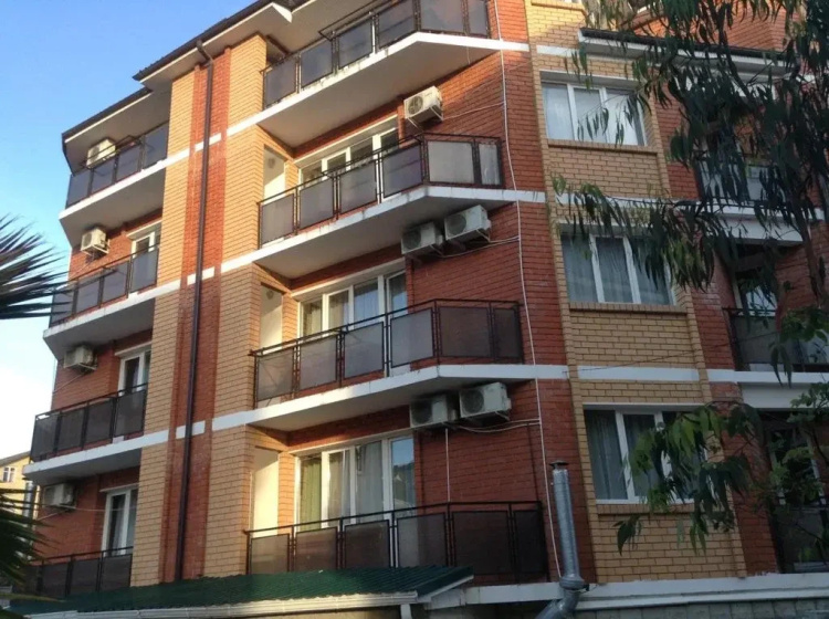 Цены на Raysky Ugolok Guest House в Сочи