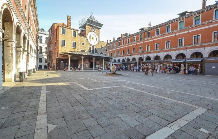 Nice Apartment in Venezia With 2 Bedrooms and Wifi — отель в Венеции, Италия