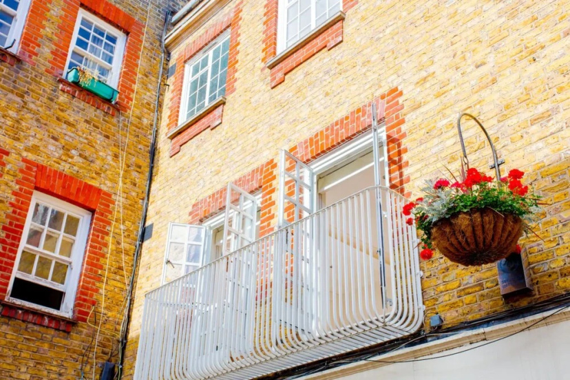 Цены на 2 Bedroom West End Apartment Close To Regent's Park в Лондоне