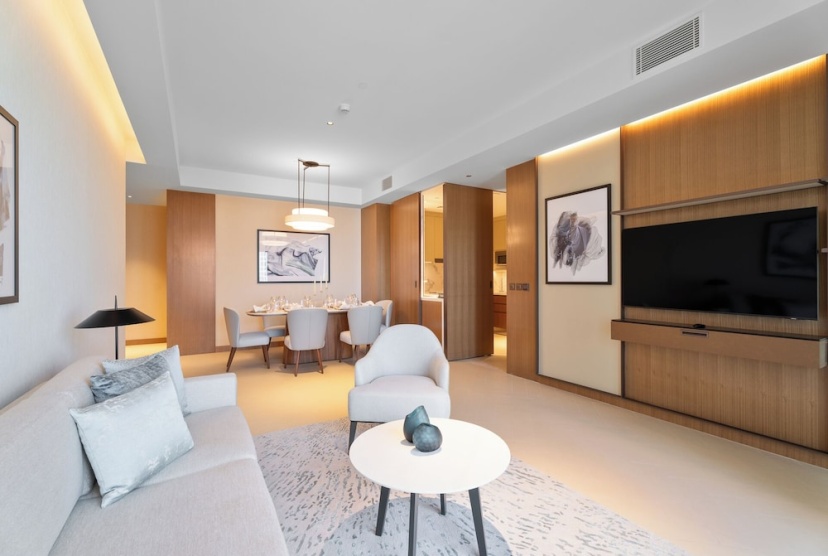 Цены на Nasma Holiday Homes - The Address Residences Dubai Opera T2 в Дубае