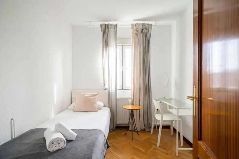 MODERN AND BRIGHT APARTMENT Plaza Elíptica — отель в Мадриде, Испания