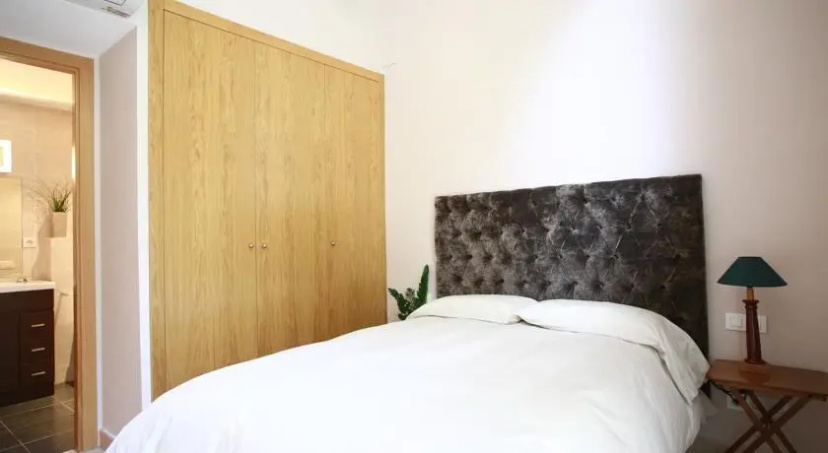 Duplex Gracia Bird House — забронировать отель в Барселоне