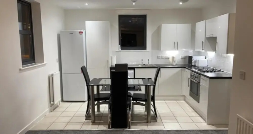 Цены на Stunning 2-bed Stratford Apartment в Лондоне