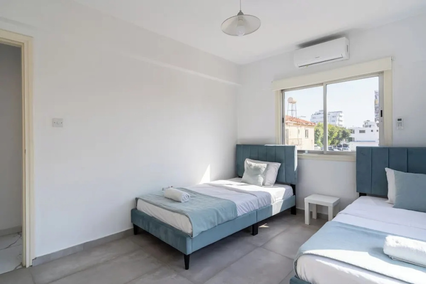 Liric - 3 Bedroom Apartment in Larnaca — забронировать отель в Ларнака