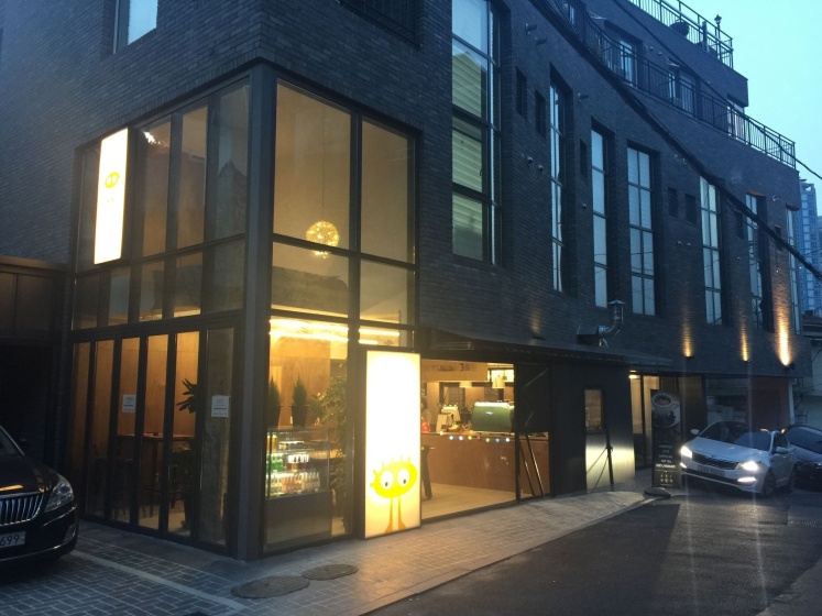 Myeongdong Artmonstay Guesthouse — комфортный отель в Сеул