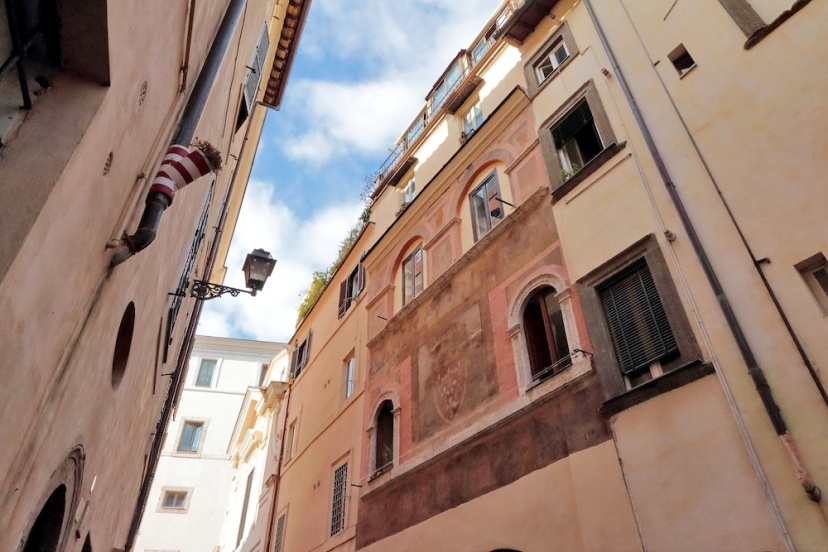 Rome Accommodation - Campo de Fiori III — забронировать отель в Риме