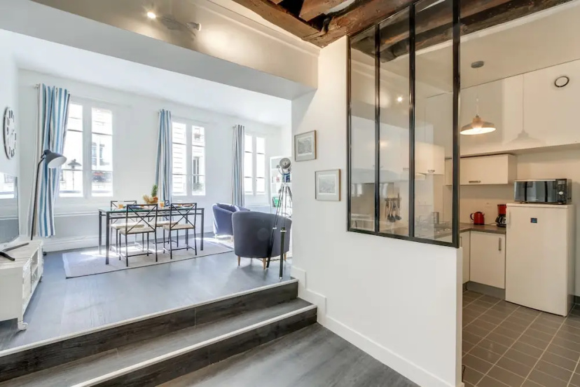 Цены на Private Apartment - Louvre - Rivoli в Париже