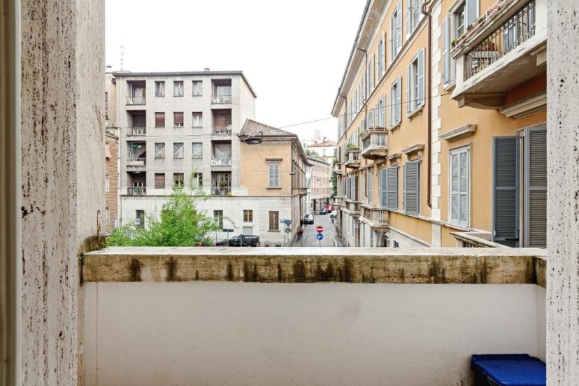 S. Maria Valle Central Roomy flat — забронировать отель в Милане