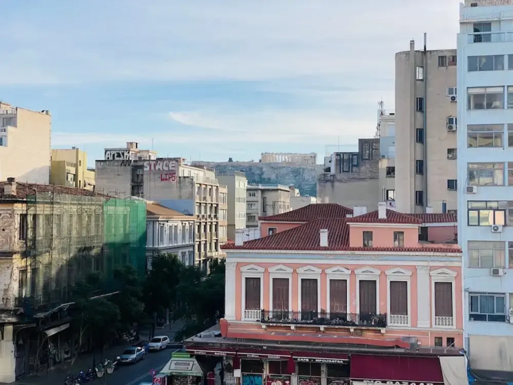 Apartment At Historic Center of Athens — комфортный отель в Афины