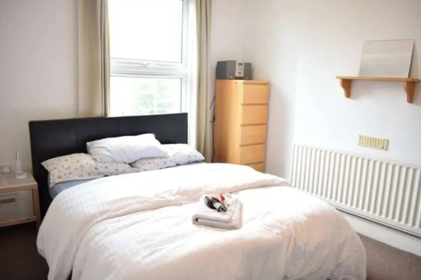Lovely Victorian Flat for 6 in Stoke Newington — забронировать отель в Лондоне