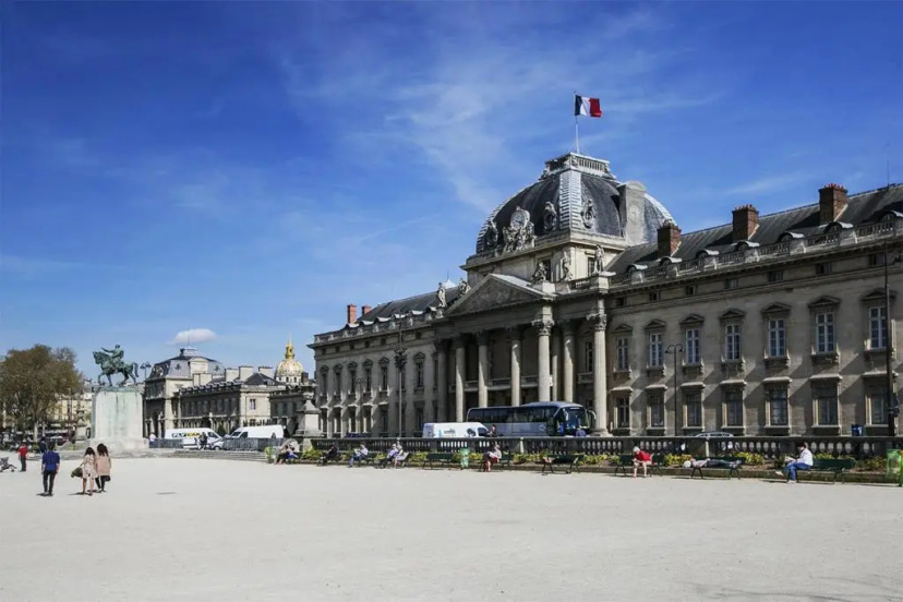 Eiffel Tower Royal Apartment — отзывы гостей и цены