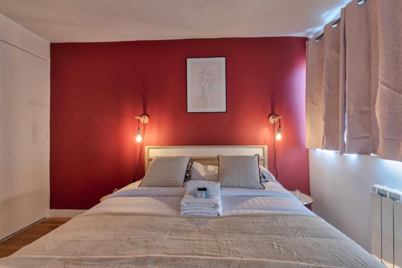 Charmant appartement proche Opéra 6P — отель с удобствами в Париже