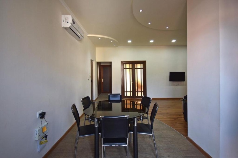 Tumanyan street, 3 bedrooms New Renovated apartment TM662 — забронировать отель в Ереван