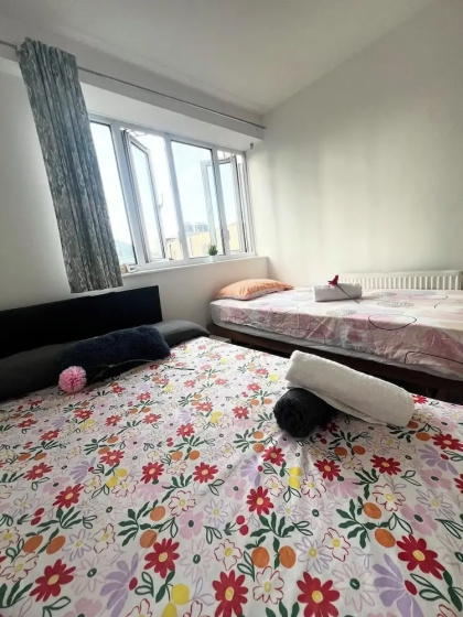 London Luxe Apartment - Spacious & Stylish — отель с удобным расположением в Лондоне
