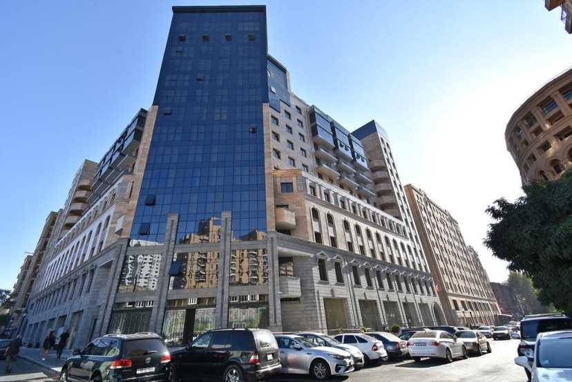 FlatsInYerevan - Apartment At Aram — забронировать отель в Ереван