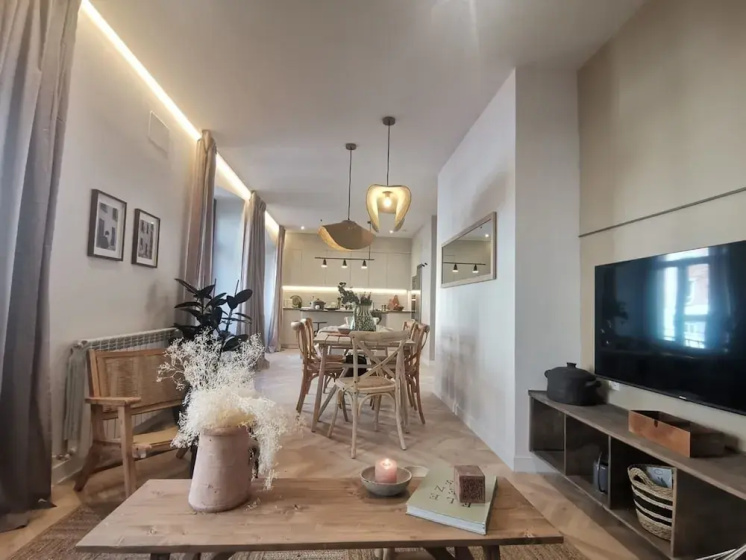 Цены на Iruela - 3 Bedrooms and Office in Trafalgar в Мадриде