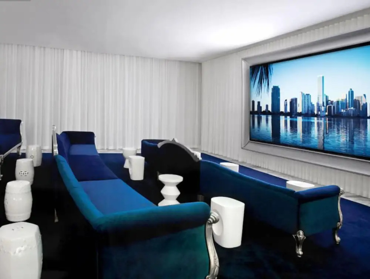 Luxury 45th Floor Condo Icon Brickell — отель с удобным расположением в Майами