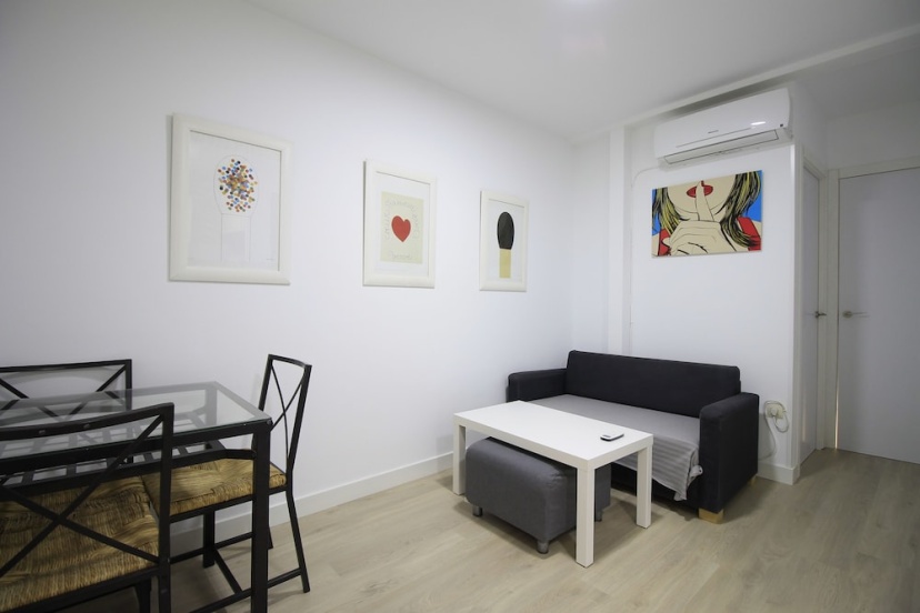 Apartamento de 2 Habitaciones con A/C en Puerta del Angel AZ2C — отель с удобным расположением в Мадриде